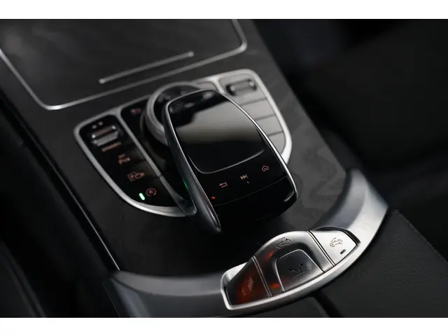 Mercedes-Benz C-Klasse Cabrio 180 AMG Line 2023 Benzine 33