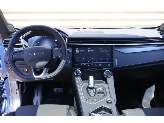 Lynk & Co 01 1.5 2025 Hybride Benzine 19