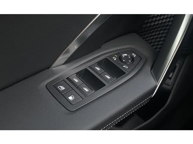 BMW X1 xDrive25e 2025 Hybride Benzine 13