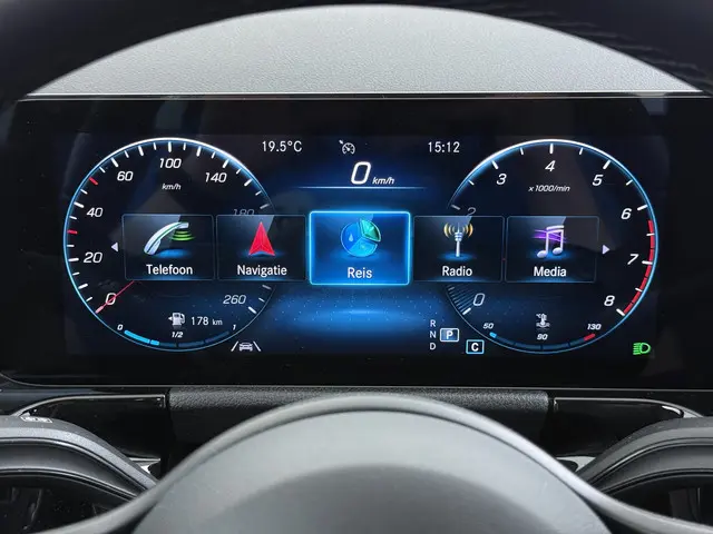 Mercedes-Benz B-Klasse 180 Style 2020 Benzine 24