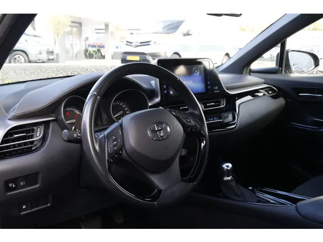 Toyota C-HR 1.8 Hybrid Dynamic 2019 Hybride Benzine 11