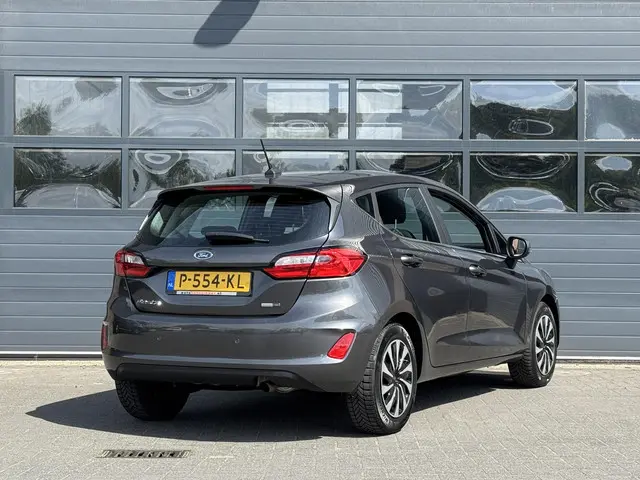Ford Fiesta 1.0 ECOBOOST HYBRID TITANIUM 2022 Benzine 3