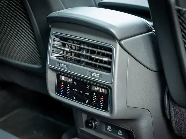 Audi Q7 55 TFSI 2025 Benzine 32