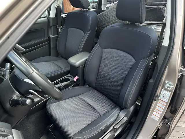 Subaru Forester 2.0 Luxury Plus 2014 Benzine 6