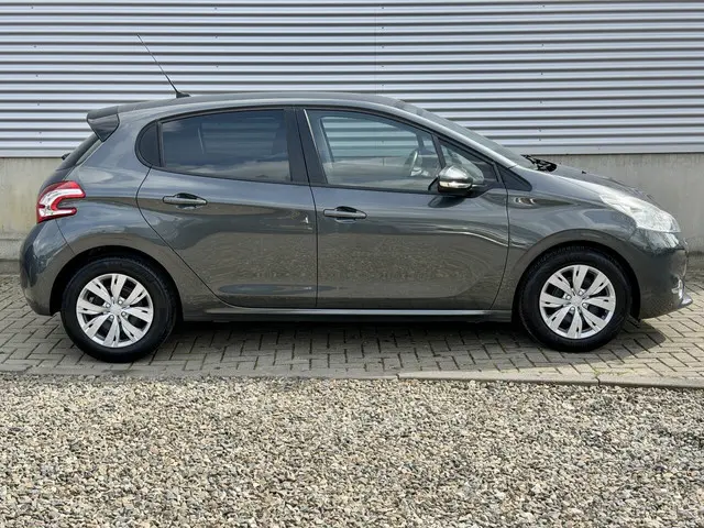 Peugeot 208 1.2 VTi Blue Lease 2012 Benzine 5