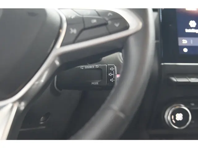 Renault Arkana Mild Hybrid 140 EDC Techno 2024 Benzine 38