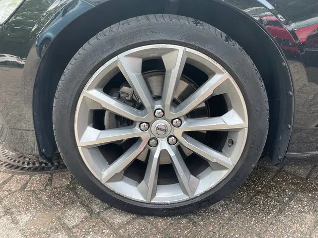 Volvo V60 2.0 T4 Momentum Pro 2019 Benzine 13