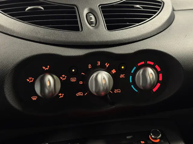 Renault Twingo 1.2 16V Parisienne 2013 Benzine 13