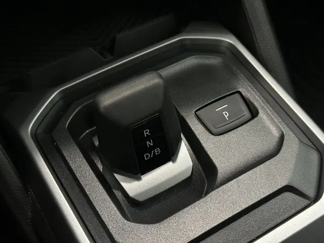 Dacia Duster 1.6 Hybrid 140 Journey 2025 Hybride Benzine 27
