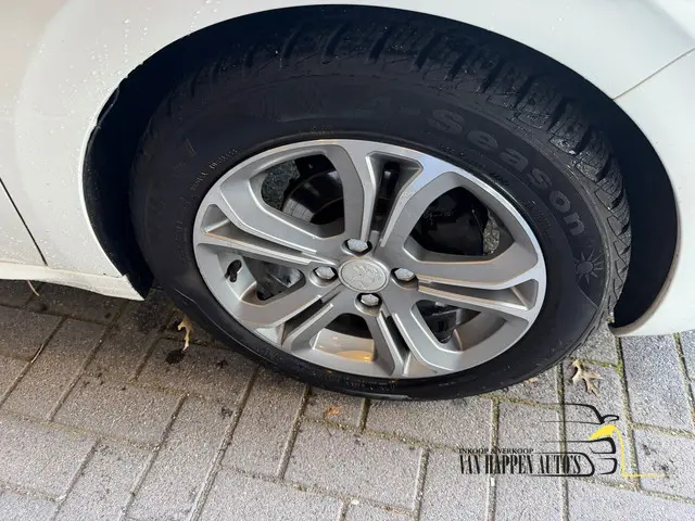 Peugeot 208 1.6 VTi Allure / apk 3-2027 2013 Benzine 5