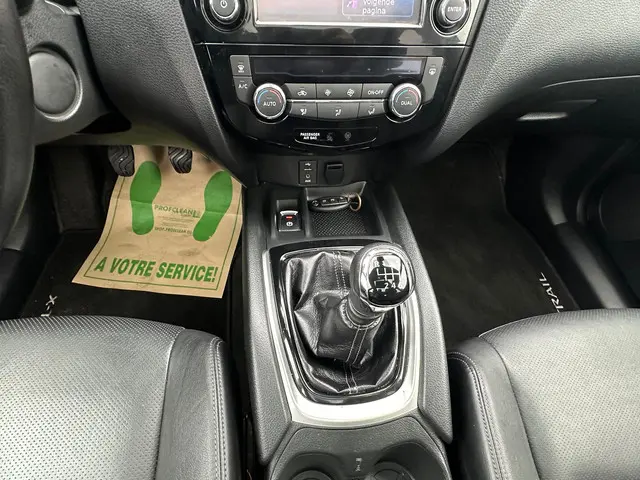 Nissan X-Trail 1.6 DIG-T Connect Edition 2015 Benzine 21