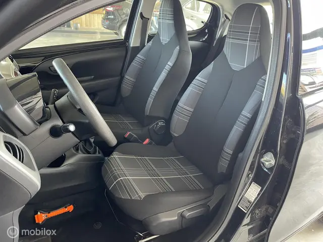 Peugeot 108 1.0 e-VTi Allure 2018 Benzine 6
