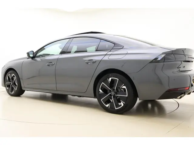 Peugeot 508 1.6 HYbrid 180 Allure 2025 Hybride Benzine 12