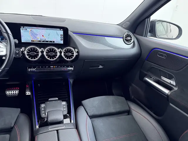 Mercedes-Benz GLA 180 AMG line 2021 Benzine 21