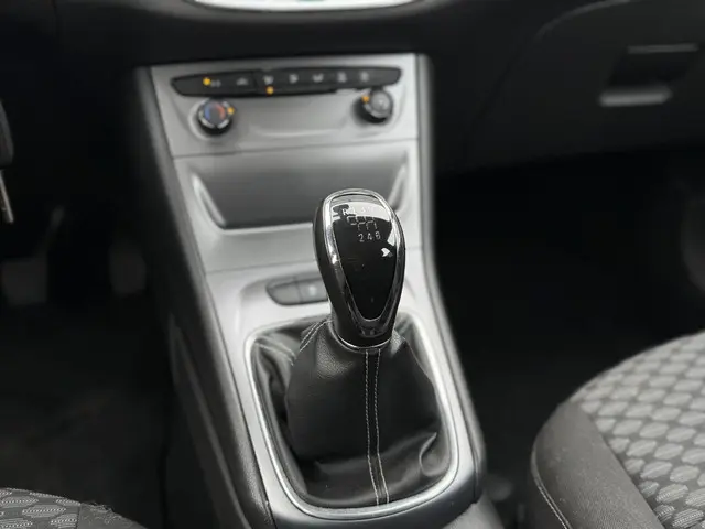 Opel Astra Sports Tourer 1.4 Business+ 2017 Benzine 26