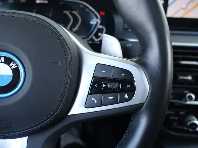 BMW 5 Serie 530e High Executive 2022 Hybride Benzine 17