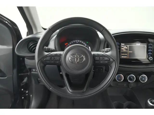 Toyota Aygo X 1.0 VVT-i MT Play 2023 Benzine 34