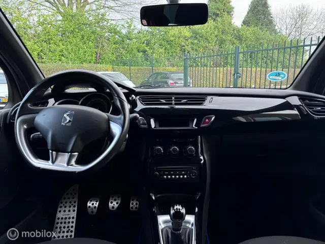 Citroën DS3 1.2 VTi So Chic 2014 Benzine 12