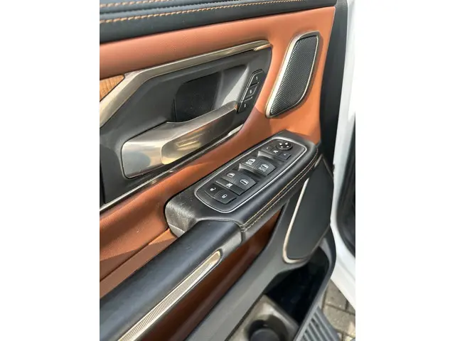 Dodge Ram 1500 5.7 V8 4x4 Crew Cab Longhorn 2021 LPG/Gas 5