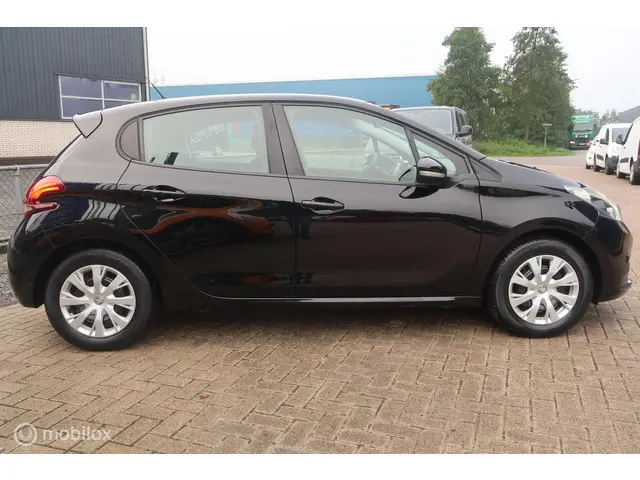 Peugeot 208 1.2 PureTech Blue Lease 2015 Benzine 7