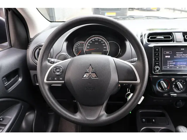 Mitsubishi Space Star 1.2 Connect+ 2023 Benzine 17