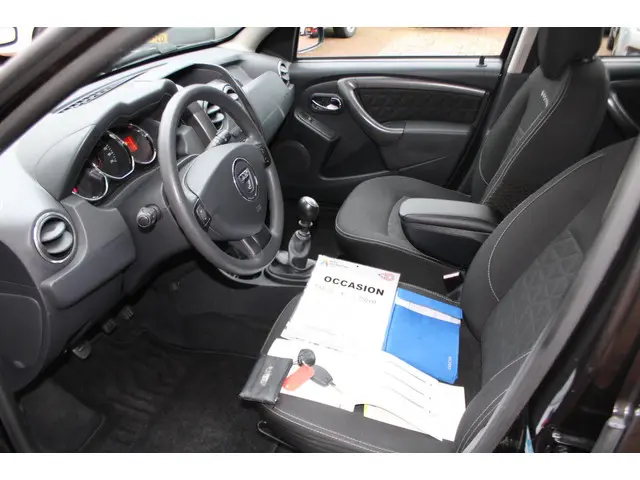 Dacia Duster 1.2 TCe 4x2 Lauréate 2014 Benzine 19