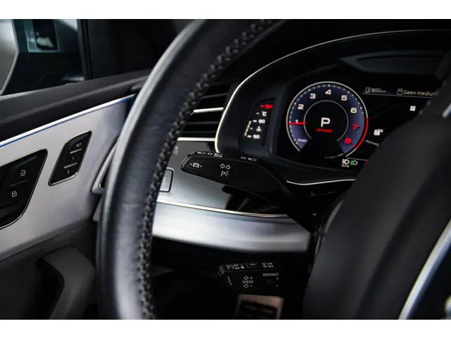 Audi Q8 55 TFSI quattro Pro Line Plus 2020 Benzine 50