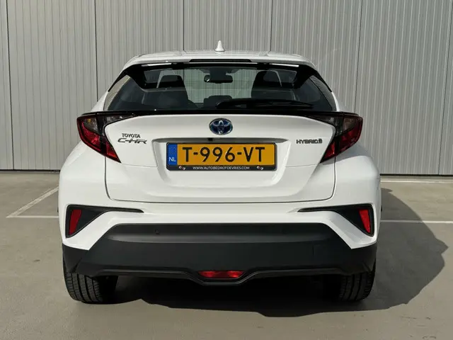 Toyota C-HR 1.8 Hybrid Dynamic 2023 Hybride Benzine 15