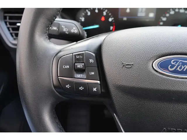 Ford Focus Wagon 1.0 EcoBoost Connected 2022 Benzine 16