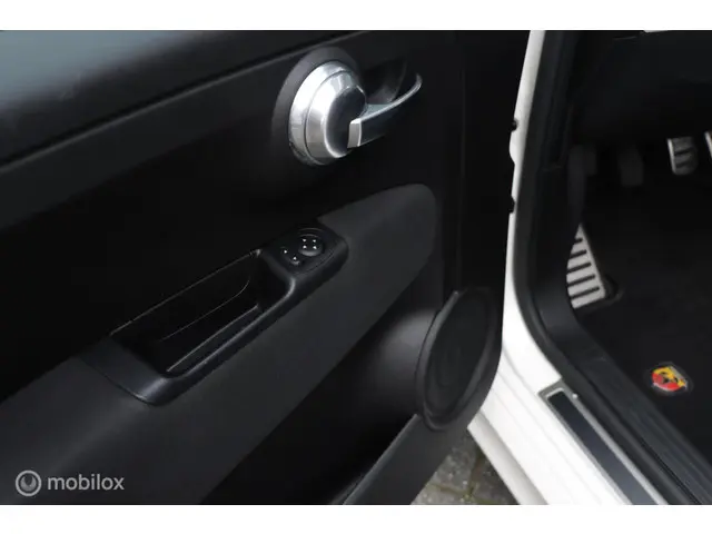 Fiat 500C 1.4 T-Jet Abarth 595 2017 Benzine 19