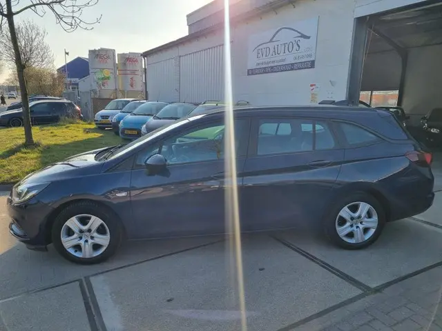 Opel Astra Sports Tourer 1.0 Online Edition 2017 Benzine 2