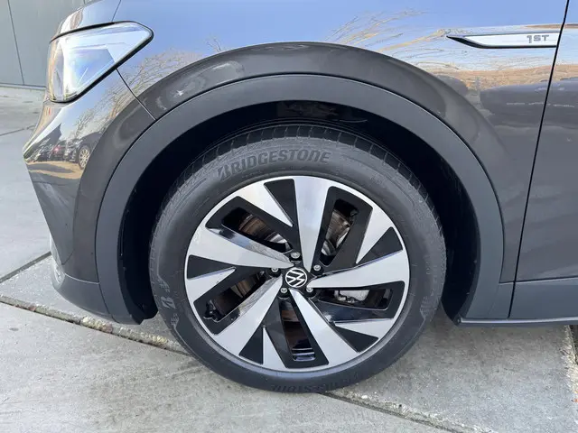 Volkswagen ID.4 First 77 kWh 204pk 2020 Elektrisch 3