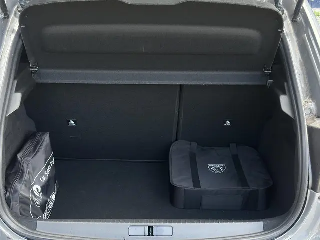 Peugeot e-208 EV Allure 51 kWh 2024 Elektrisch 9