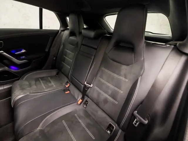 Mercedes-Benz CLA 250 e AMG Sport 2021 Hybride Benzine 14