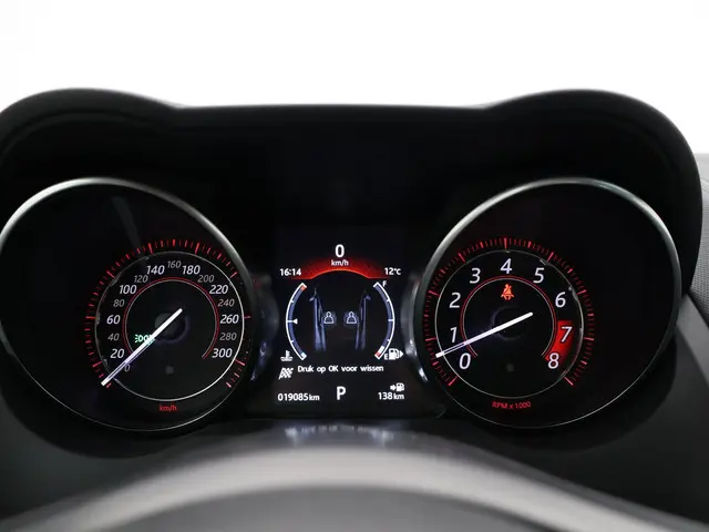 Jaguar F-Type 3.0 V6 340 PK COUPÉ 2017 Benzine 28