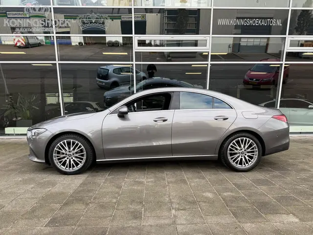 Mercedes-Benz CLA 180 AMG Line 2023 Benzine 16