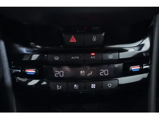 Peugeot 208 1.4 e-HDi Active 2013 Diesel 28