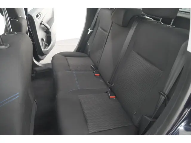 Peugeot 208 PureTech 82 Signature 2019 Benzine 29