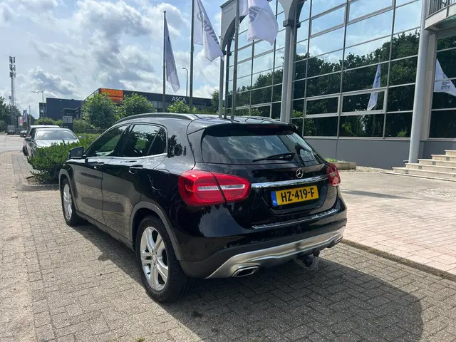 Mercedes-Benz GLA 3