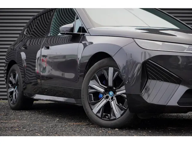 BMW iX xDrive40 Excellence 77 kWh 2022 Elektrisch 33