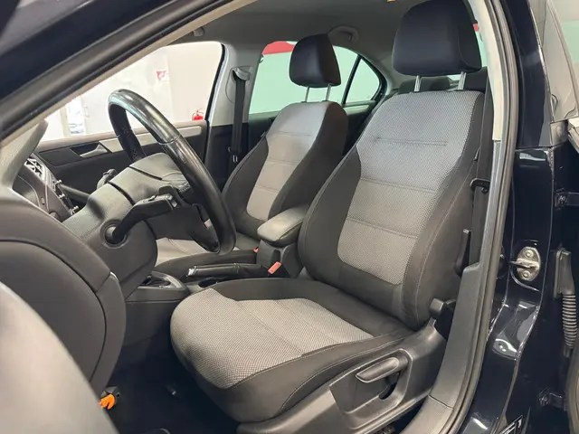 Volkswagen Jetta 1.4 TSI Hybrid 2013 Hybride Benzine 10