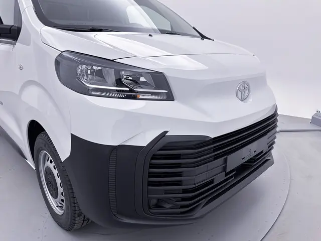 Toyota ProAce Worker 2.0 D-4D Challenger 2024 Diesel 39