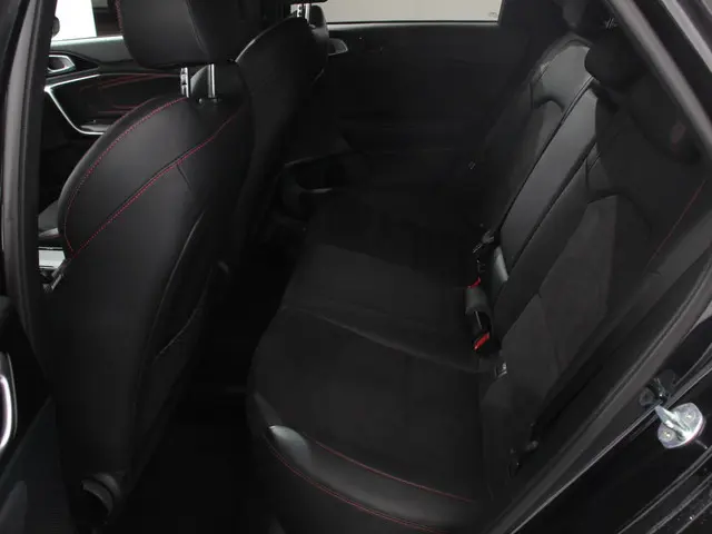 Kia ProCeed 1.6 T-GDi 204pk Automaat GT 2023 Benzine 11