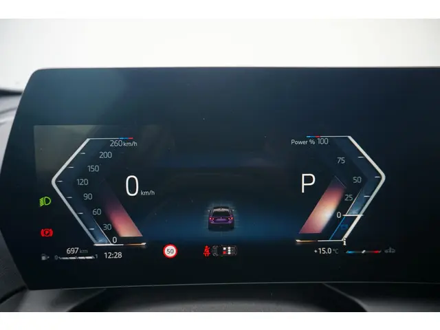 BMW 1 Serie 5-deurs 120 2025 Benzine 14