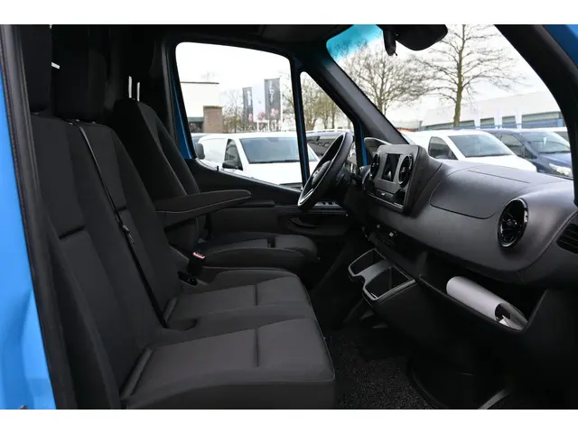 Mercedes-Benz Sprinter 319 CDI L3H2 2022 Diesel 9