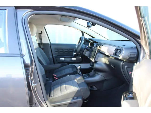 Citroën C3 1.2 PT SHINE 2022 Benzine 10