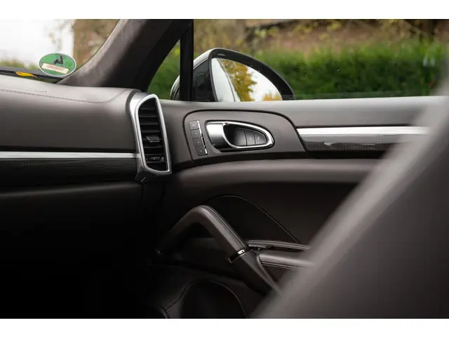 Porsche Cayenne 4.8 Turbo S 2014 Benzine 19