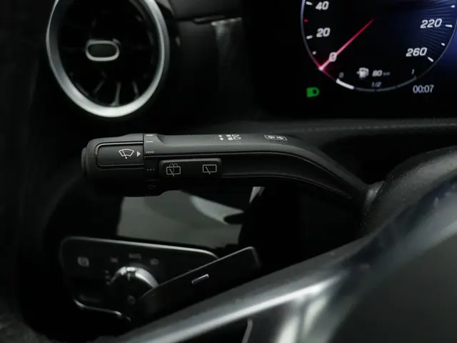 Mercedes-Benz A-Klasse 180 Business Line 2023 Benzine 20