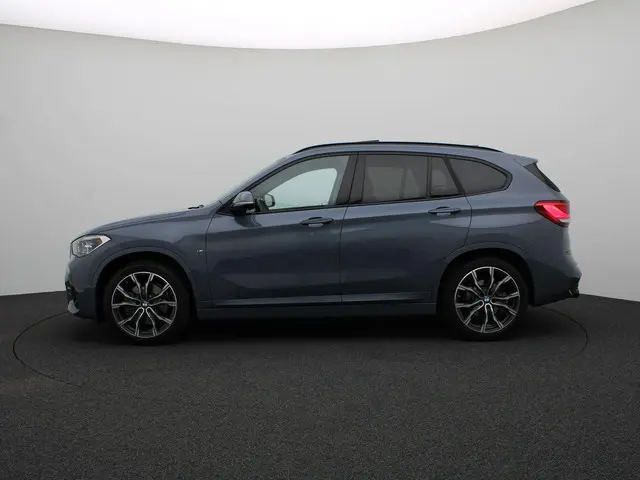 BMW X1 sDrive20i 2022 Benzine 4
