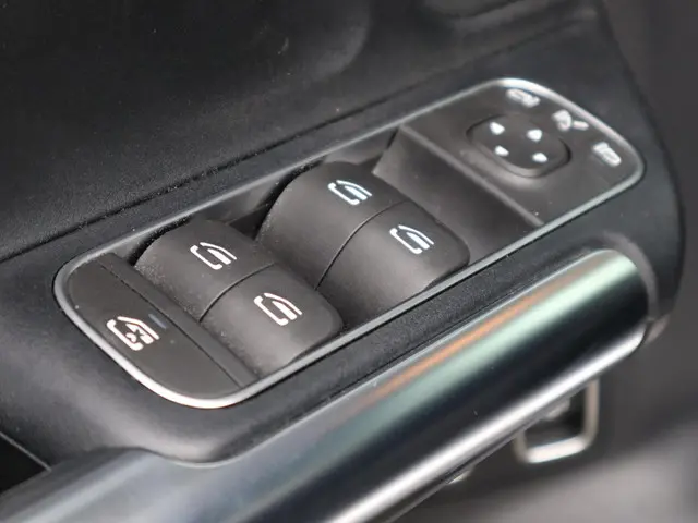 Mercedes-Benz GLA 250 e AMG Line 2022 Hybride Benzine 18